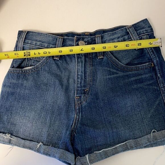 Levi’s Cut Off Jean Shorts Size 24 Medium Wash - Picture 4 of 5